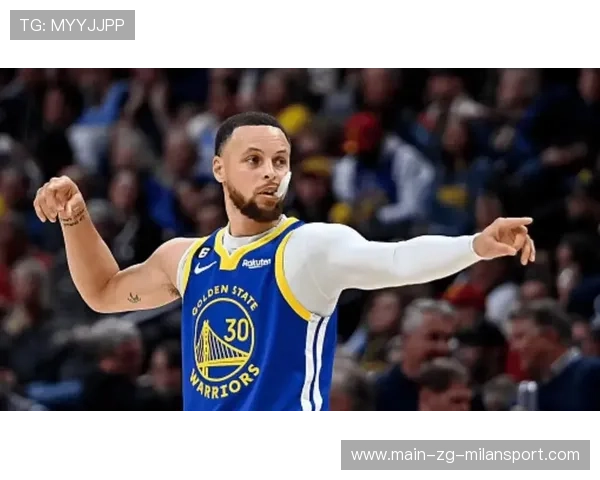 勇士库里外线发威难阻雷霆得分潮